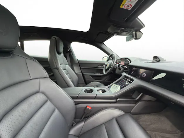 Porsche Taycan Cross Turismo 4
