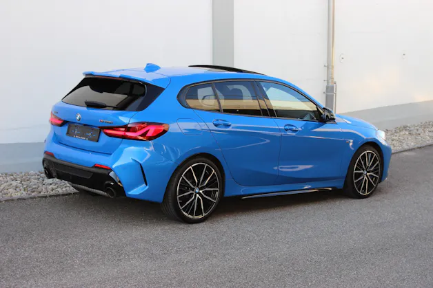 BMW M135i xDrive *MISANO BLAU METALLIC*