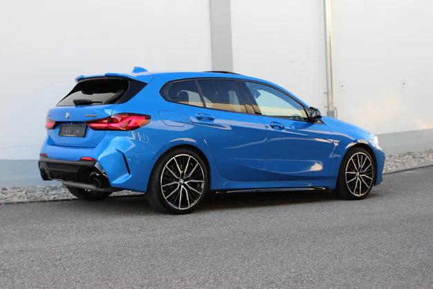 BMW M135i xDrive *MISANO BLAU METALLIC*