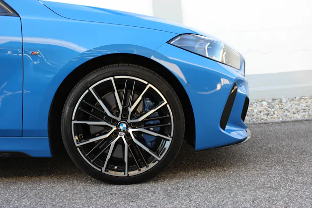 BMW M135i xDrive *MISANO BLAU METALLIC*