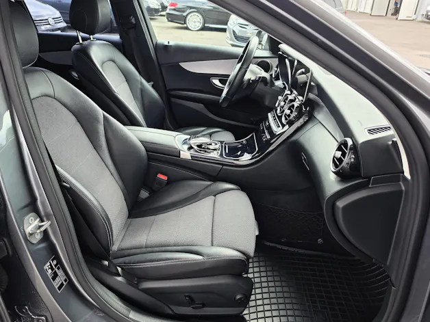 Mercedes-Benz C 220 d AMG Line 9G-Tronic