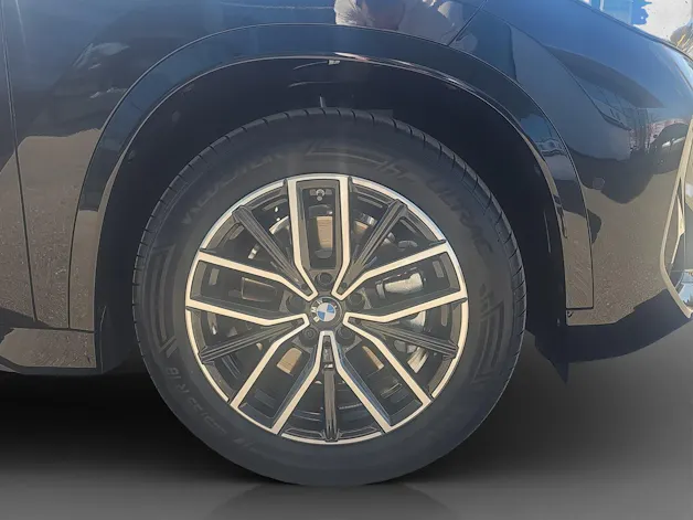 BMW iX1 xDrive 30 M Sport