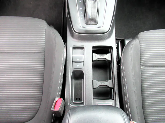 FORD Focus 1.0 MHEV Titanium Automat