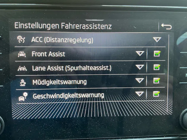 Škoda Karoq Selection *** ACC & RÜCKFAHRKAMERA ***