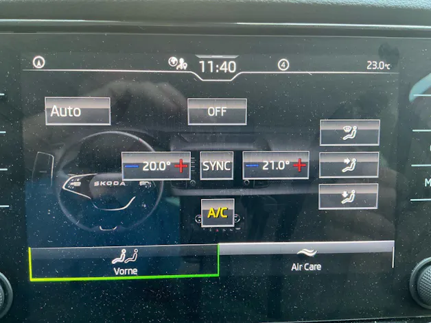 Škoda Karoq Selection *** ACC & RÜCKFAHRKAMERA ***