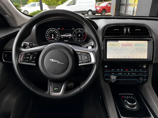 Jaguar F-Pace 25d R-Sport AWD Automatik
