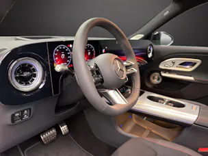MERCEDES-BENZ GLB 220 4MATIC