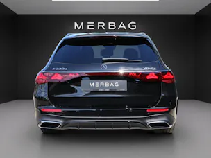 MERCEDES-BENZ E 220 d 4MATIC T-Modell "Swiss Star"