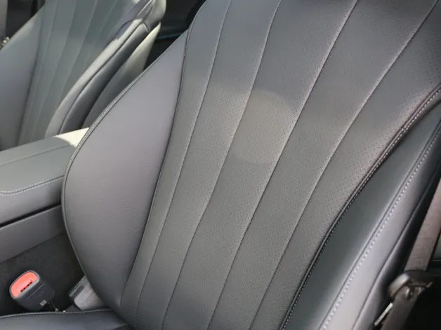 MERCEDES-BENZ E 220 d 4MATIC T-Modell "Swiss Star"