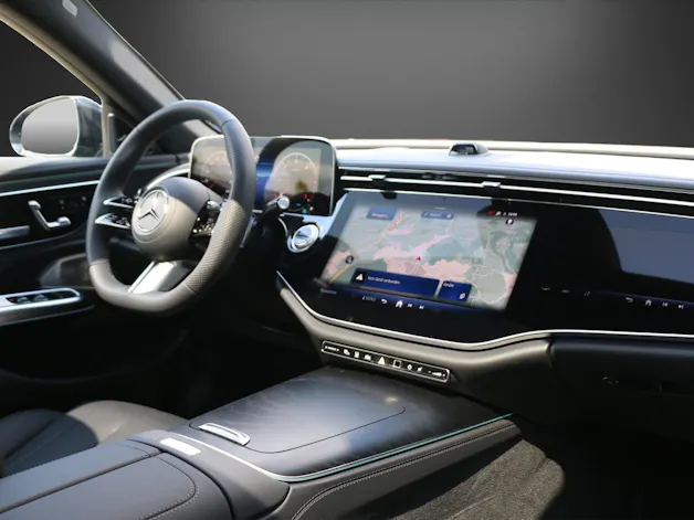 MERCEDES-BENZ E 220 d 4MATIC T-Modell "Swiss Star"