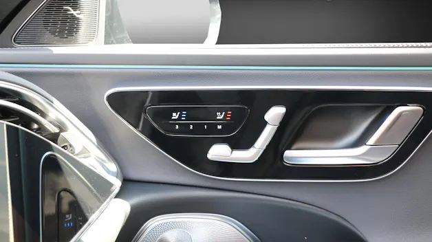 MERCEDES-BENZ E 220 d 4MATIC T-Modell "Swiss Star"