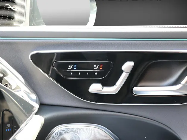 MERCEDES-BENZ E 220 d 4MATIC T-Modell "Swiss Star"