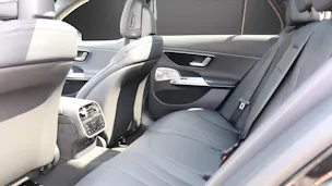MERCEDES-BENZ E 220 d 4MATIC T-Modell "Swiss Star"