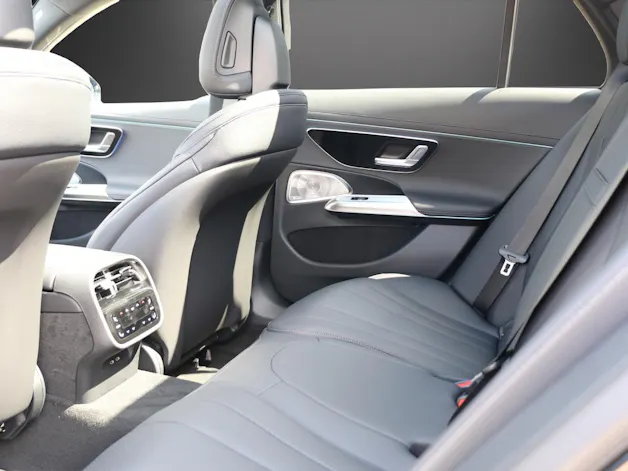 MERCEDES-BENZ E 220 d 4MATIC T-Modell "Swiss Star"