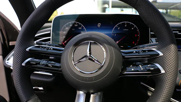 MERCEDES-BENZ E 220 d 4MATIC T-Modell "Swiss Star"