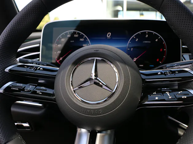 MERCEDES-BENZ E 220 d 4MATIC T-Modell "Swiss Star"