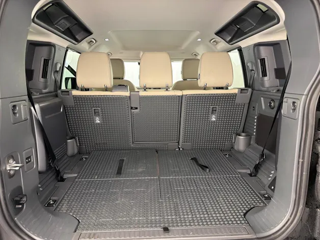 Land Rover Defender110 3.0DI6 300 SE