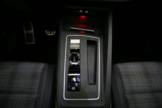 https://vehicle.imgix.net/4433284/903408a5-89f9-4096-8750-edc6fdcabad6.jpg