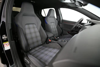 https://vehicle.imgix.net/4433284/fb31d7c5-3601-47ec-b299-4a00cd38aca6.jpg