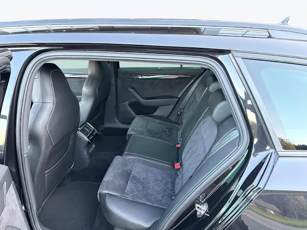 SKODA Superb Combi 2.0 TSI 280 SportLine 4x4 DSG