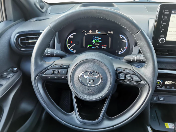 Fahrzeugbild TOYOTA YARIS CROSS