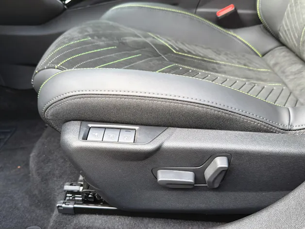 Peugeot 208 1.2 Hybrid 145 GT Exclusive