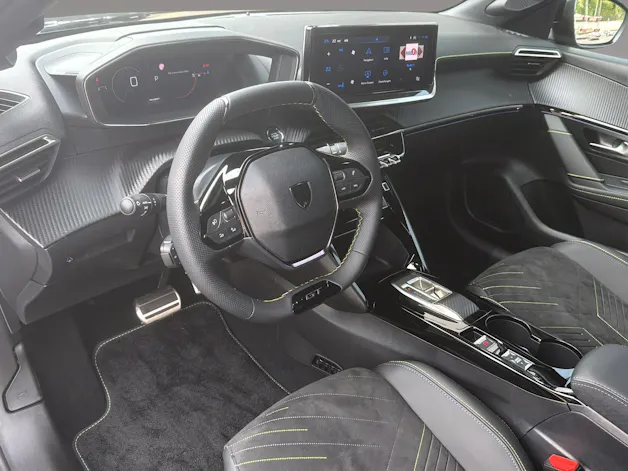 PEUGEOT 208 1.2 Hybrid 145 GT Exclusive