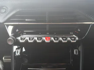 PEUGEOT 208 1.2 Hybrid 145 GT Exclusive