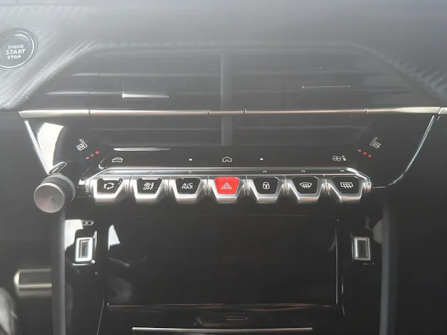 PEUGEOT 208 1.2 Hybrid 145 GT Exclusive