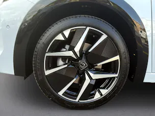 PEUGEOT 208 1.2 Hybrid 145 GT Exclusive