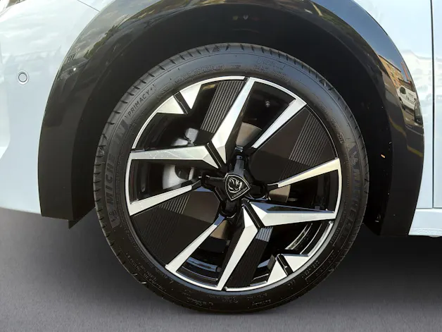 PEUGEOT 208 1.2 Hybrid 145 GT Exclusive