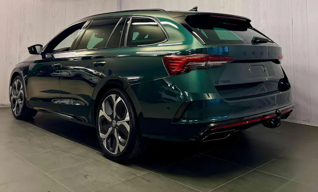 Škoda Octavia Combi 2.0 TSI DSG RS 30 Years Edition