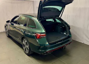 Škoda Octavia Combi 2.0 TSI DSG RS 30 Years Edition
