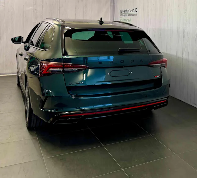 Škoda Octavia Combi 2.0 TSI DSG RS 30 Years Edition