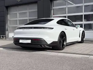 PORSCHE Taycan Turbo S