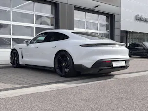 PORSCHE Taycan Turbo S