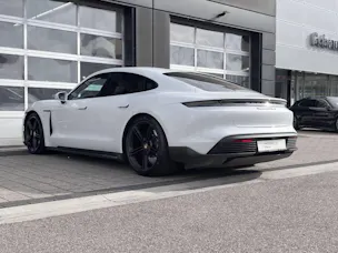 PORSCHE Taycan Turbo S