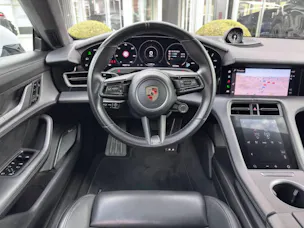 PORSCHE Taycan Turbo S