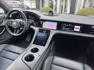 PORSCHE Taycan Turbo S