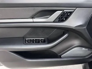 PORSCHE Taycan Turbo S