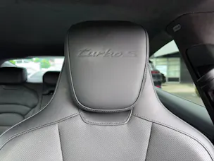 PORSCHE Taycan Turbo S