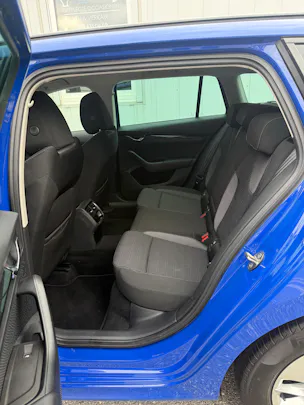 SKODA Octavia Combi 2.0 TDI DSG Ambition *TOP-AUSSTATTUNG*
