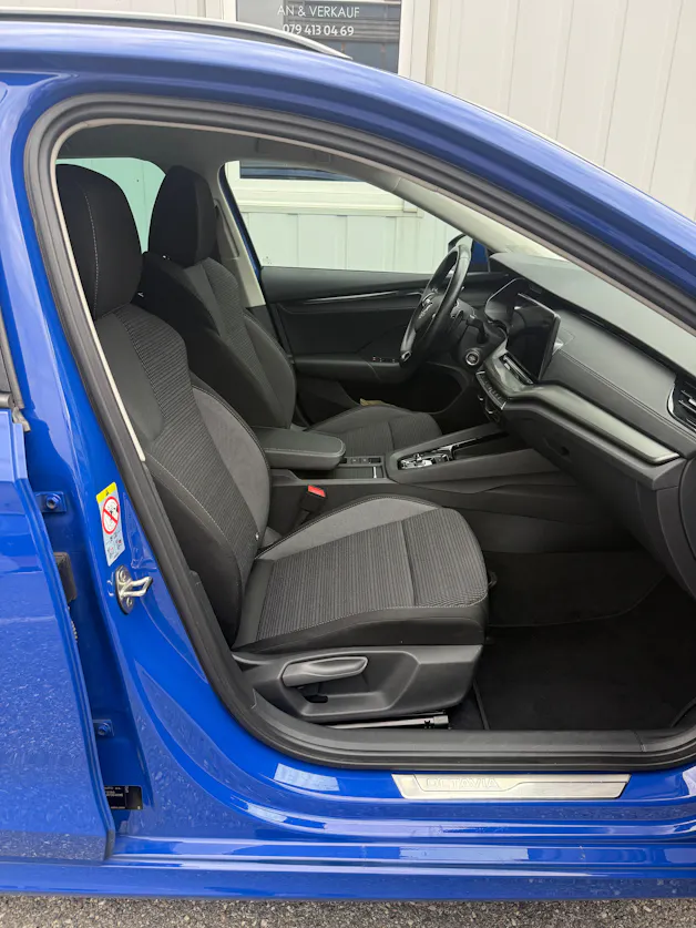 SKODA Octavia Combi 2.0 TDI DSG Ambition *TOP-AUSSTATTUNG*