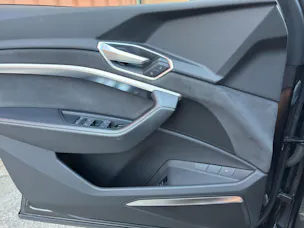 Audi e-tron S quattro