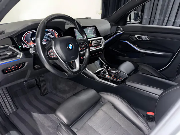 BMW 320d xDrive 48V Touring Steptronic | 1.Hand | AHK |