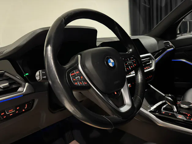 BMW 320d xDrive 48V Touring Steptronic | 1.Hand | AHK |