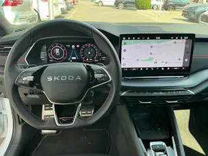 Škoda Octavia Combi 2.0 TSI 265 PS RS *** PANORAMA, ANHÄNGEKUPPLUNG & STANDHEIZUNG ***