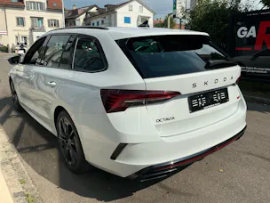 Škoda Octavia Combi 2.0 TSI 265 PS RS *** PANORAMA, ANHÄNGEKUPPLUNG & STANDHEIZUNG ***