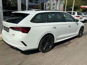 Škoda Octavia Combi 2.0 TSI 265 PS RS *** PANORAMA, ANHÄNGEKUPPLUNG & STANDHEIZUNG ***