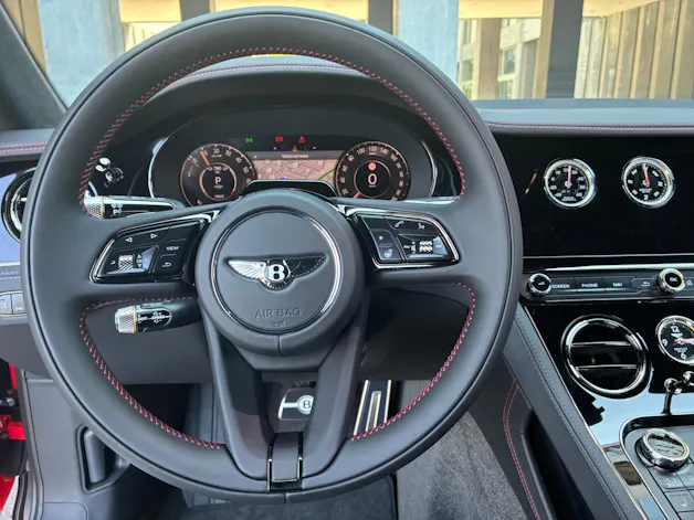 Bentley Continental GT S V8 680 PS/ 1.9% Leasing möglich.